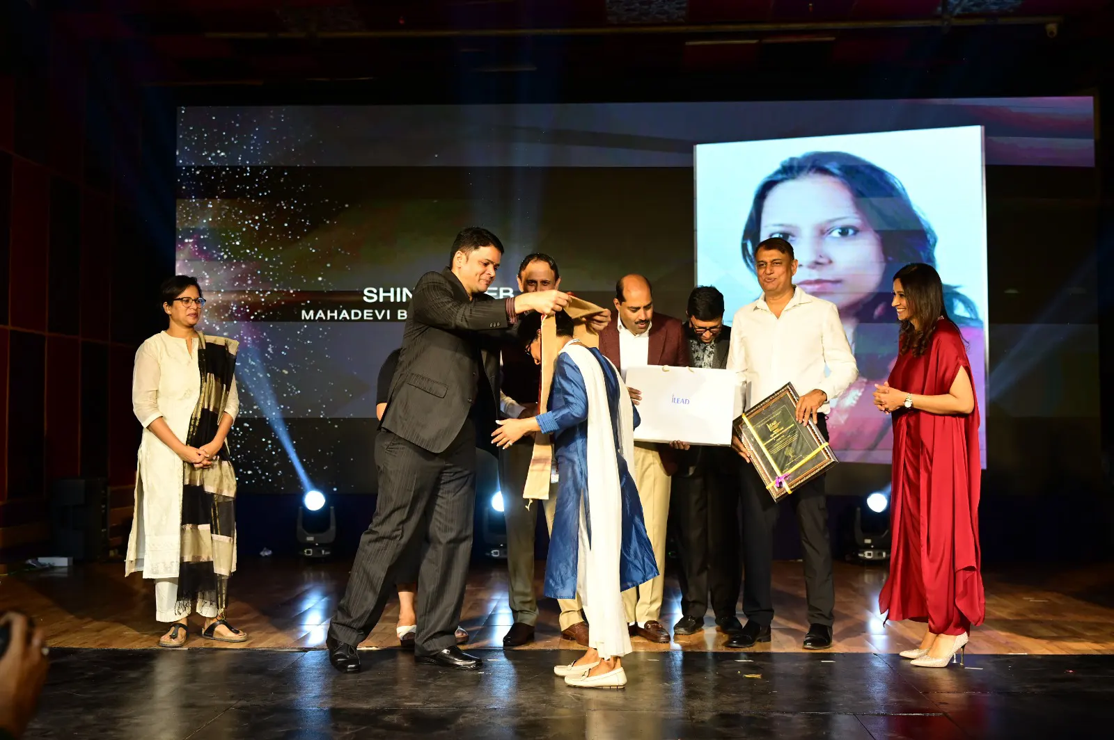 Shinjini-Deb-won-award-for-eco-friendly-initiatives2.